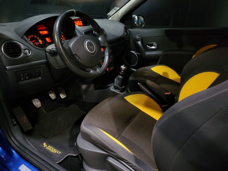 RENAULT CLIO III 3 RS CUP Blue MONAKO Phase 2 2.0 201cv R.S FR HISTORIQUE COMPLET DEPUIS 2010