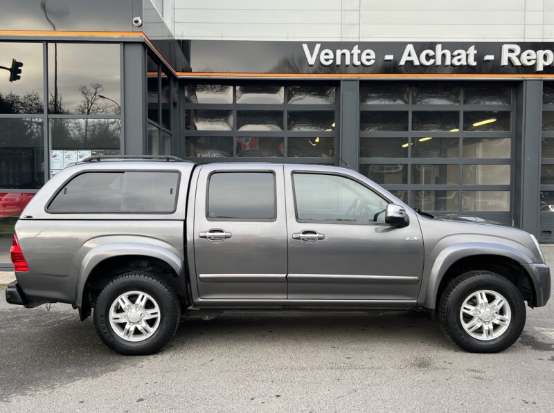 ISUZU D-MAX 3.0 TD 163 Cv 4WD DOUBLE CABINE 5 PLACES BOITE AUTO GPS ATTELAGE 59 600 Kms Garantie1an