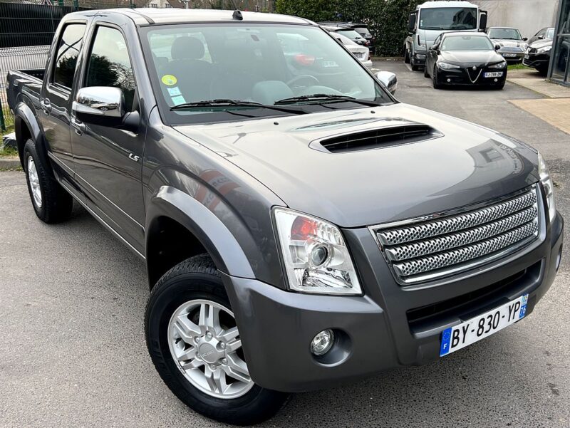 ISUZU D-MAX 3.0 TD 163 Cv 4WD DOUBLE CABINE 5 PLACES BOITE AUTO GPS ATTELAGE 59 600 Kms Garantie1an