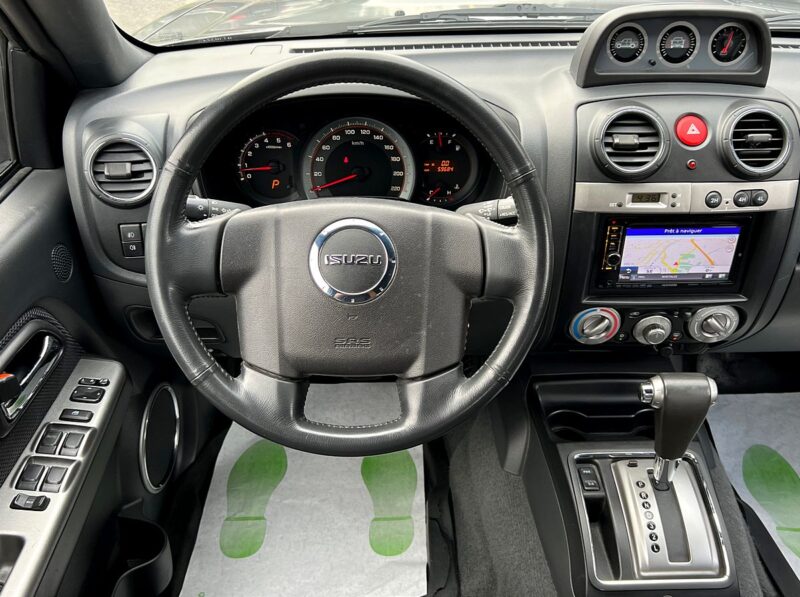 ISUZU D-MAX 3.0 TD 163 Cv 4WD DOUBLE CABINE 5 PLACES BOITE AUTO GPS ATTELAGE 59 600 Kms Garantie1an