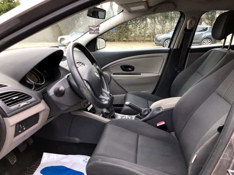 RENAULT MEGANE 2010