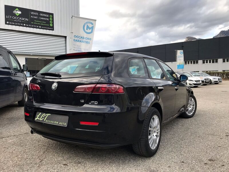 ALFA ROMEO 159 SW - 1.9 JTD 120cv SELECTIVE * DISTRIBUTION NEUVE * GARANTIE 6 MOIS