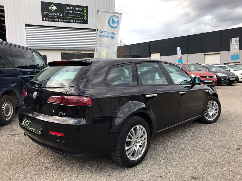 ALFA ROMEO 159 SW - 1.9 JTD 120cv SELECTIVE * DISTRIBUTION NEUVE * GARANTIE 6 MOIS