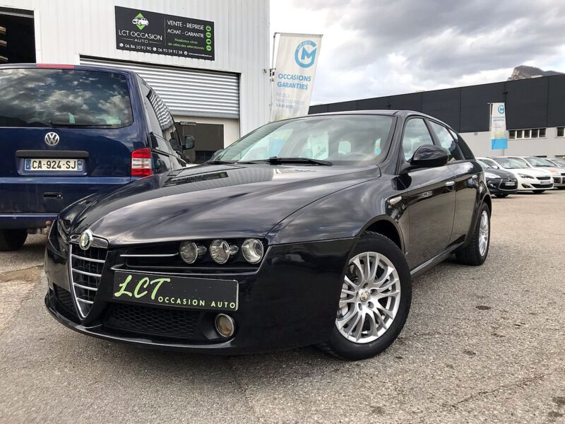 ALFA ROMEO 159 SW - 1.9 JTD 120cv SELECTIVE * DISTRIBUTION NEUVE * GARANTIE 6 MOIS