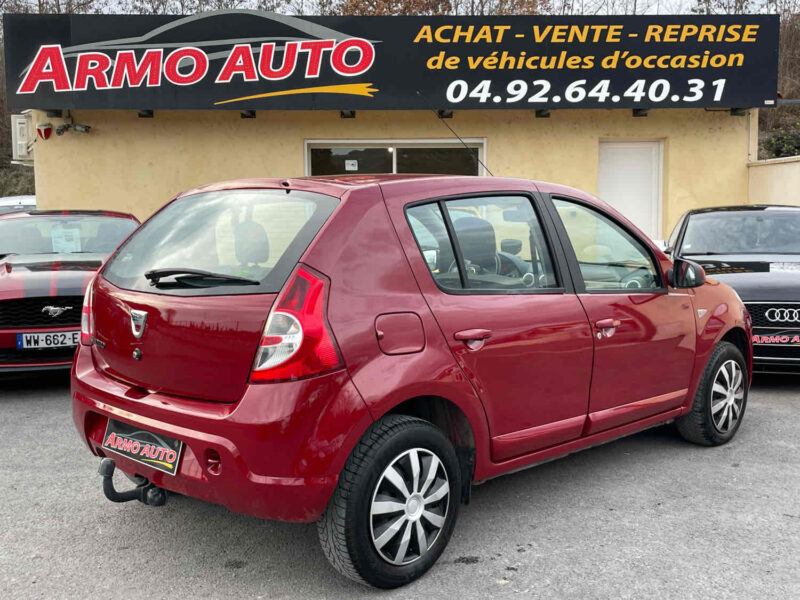DACIA SANDERO 2011