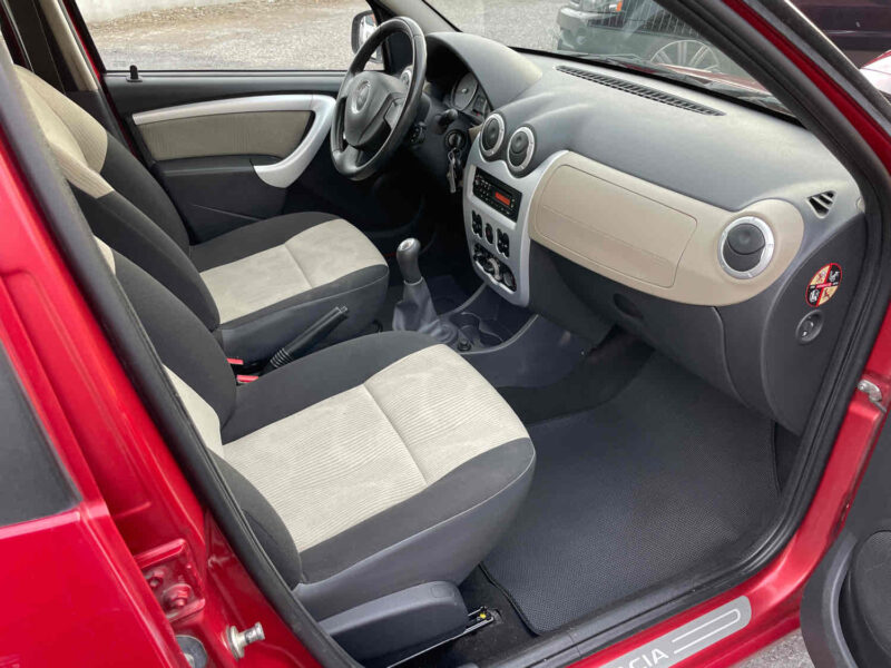 DACIA SANDERO 2011