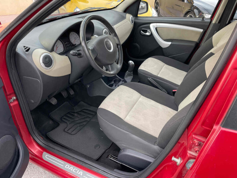 DACIA SANDERO 2011
