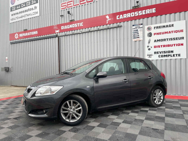 TOYOTA AURIS 2009