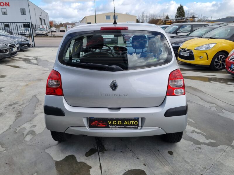 RENAULT TWINGO II 1.2 16V 75 Authentique