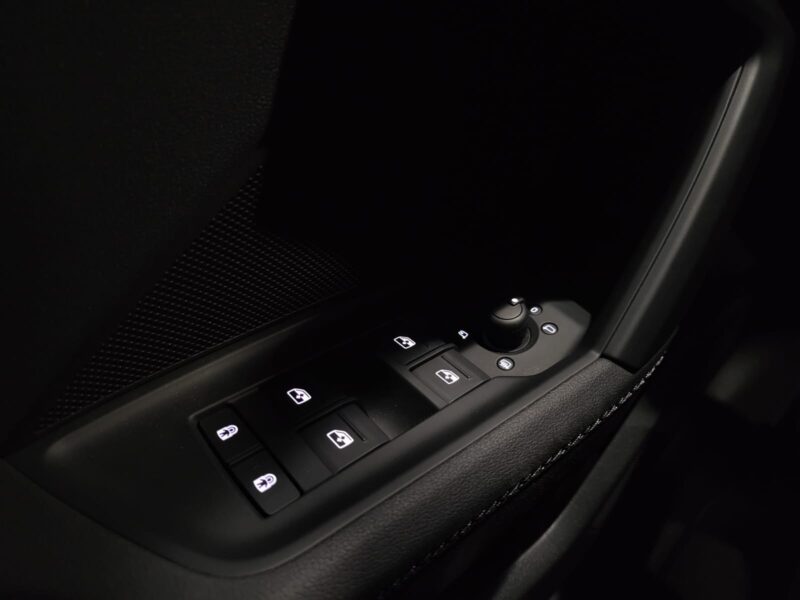 AUDI A3 35 TFSI /150 cv / s-LINE /TOIT PANO/CARPLAY