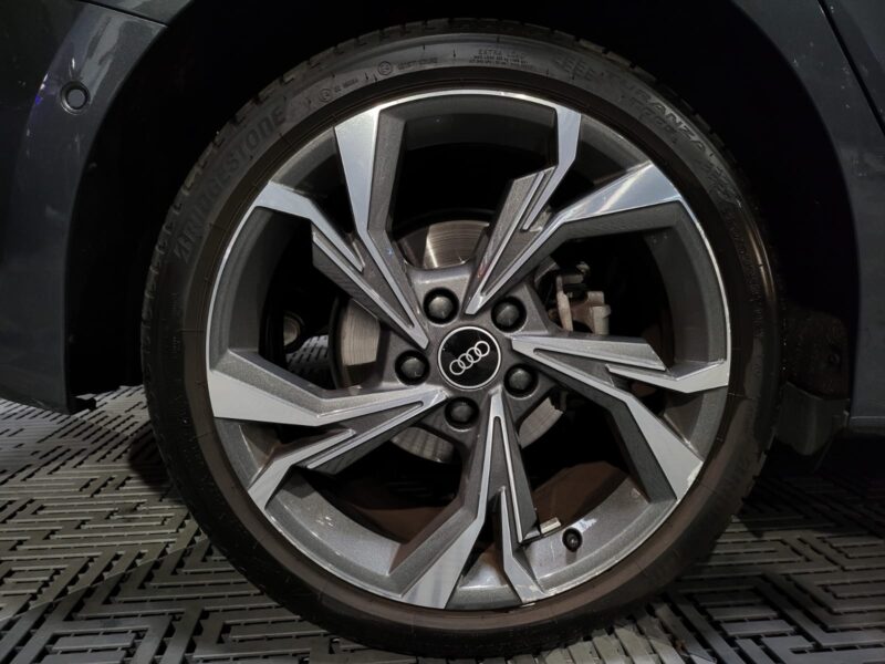 AUDI A3 35 TFSI /150 cv / s-LINE /TOIT PANO/CARPLAY