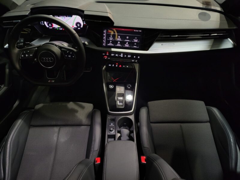 AUDI A3 35 TFSI /150 cv / s-LINE /TOIT PANO/CARPLAY