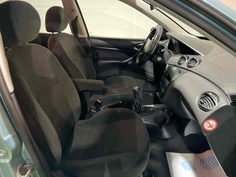 FORD FOCUS I Clipper 2001 2.0 131cv