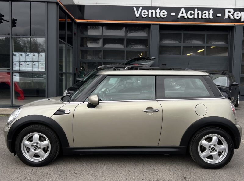MINI MINI COOPER II R56 1.6 120 Cv BOITE AUTOMATIQUE / TOIT OUVRANT GPS 70 800 Kms - Garantie1an
