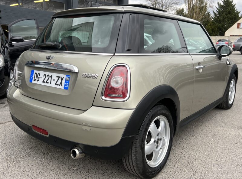 MINI MINI COOPER II R56 1.6 120 Cv BOITE AUTOMATIQUE / TOIT OUVRANT GPS 70 800 Kms - Garantie1an