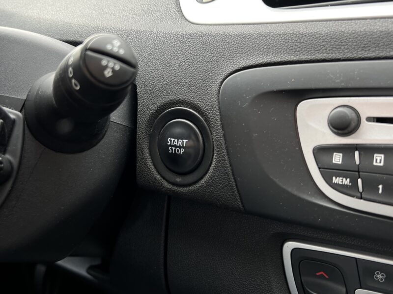 RENAULT SCENIC III 1.5 DCI 110 Cv 1ERE MAIN / 69 300 Kms BOITE AUTOMATIQUE GPS BLUETOOTH Garantie1an