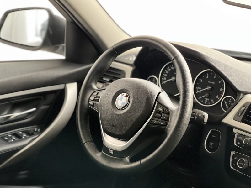 BMW SERIE 3320d xDrive Advantage 190 CH 1ER M