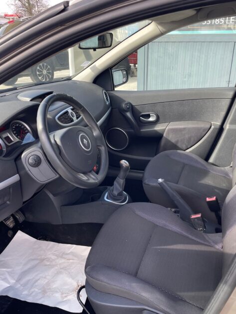 RENAULT CLIO III 1.5 dci 