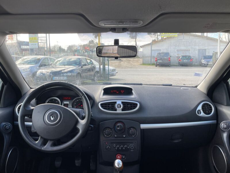 RENAULT CLIO III 1.5 dci 