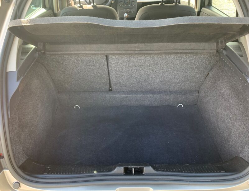 RENAULT CLIO III 1.5 dci 