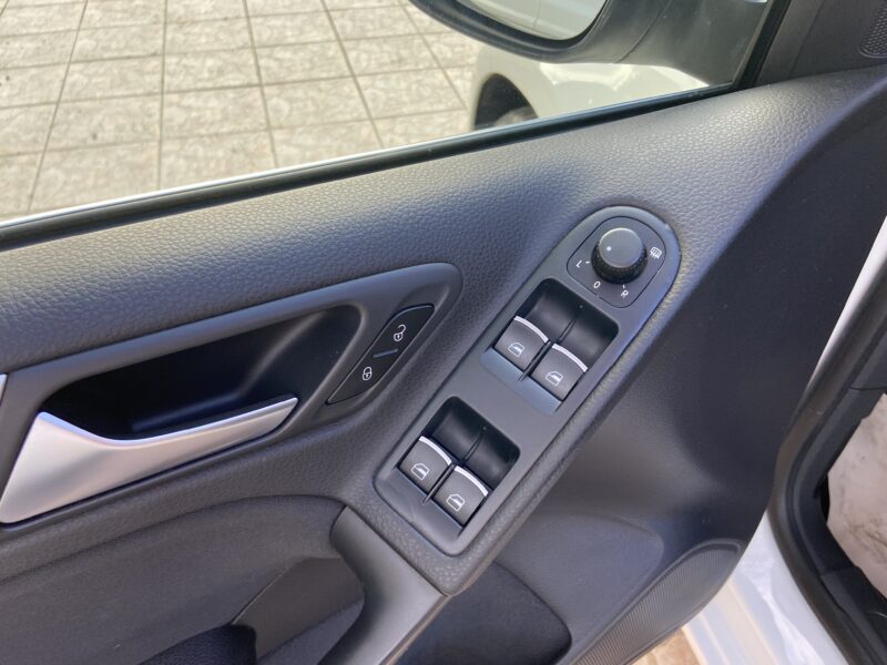 VOLKSWAGEN GOLF VI CABRIOLET TSI 105