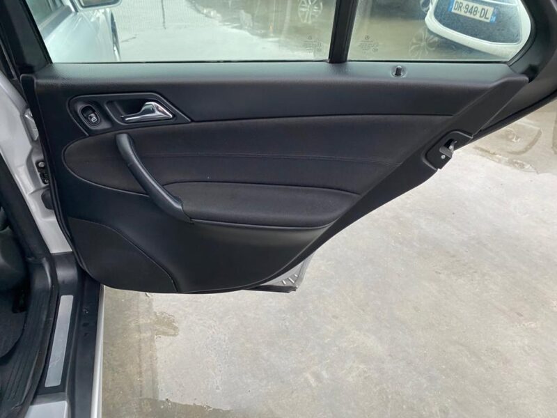 MERCEDES CLASSE C W203 2.2 200 CDI 122Ch