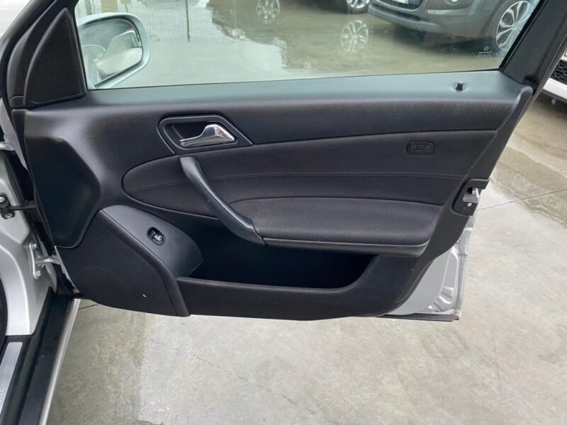 MERCEDES CLASSE C W203 2.2 200 CDI 122Ch