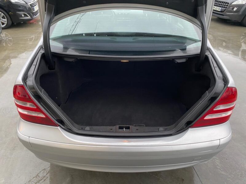 MERCEDES CLASSE C W203 2.2 200 CDI 122Ch