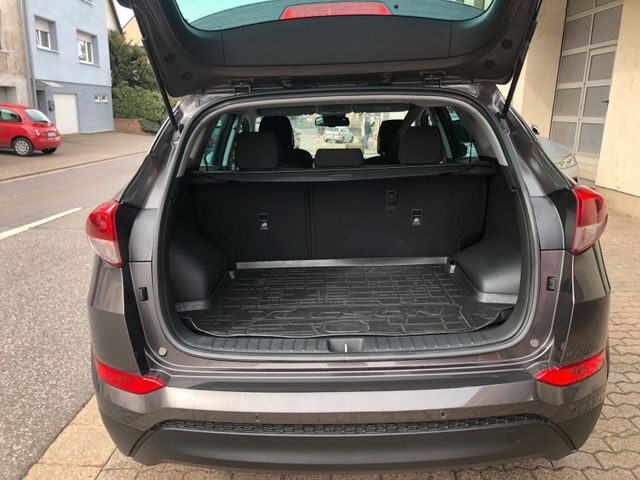 HYUNDAI TUCSON 1.7 CRDI 2 WD 116CH 1ER M