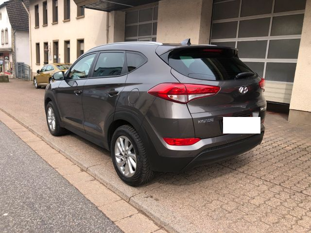 HYUNDAI TUCSON 1.7 CRDI 2 WD 116CH 1ER M