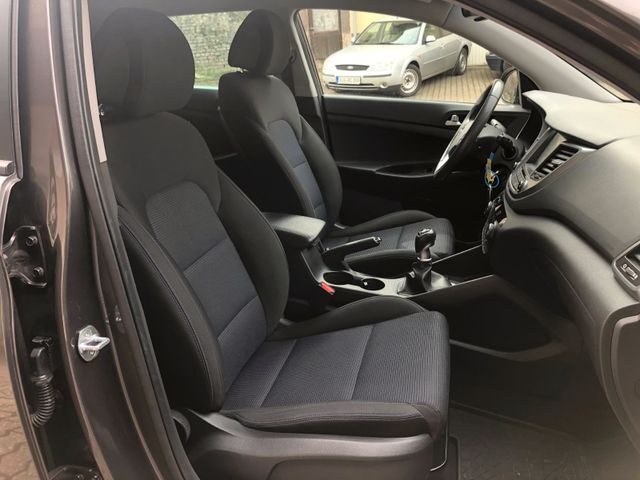 HYUNDAI TUCSON 1.7 CRDI 2 WD 116CH 1ER M