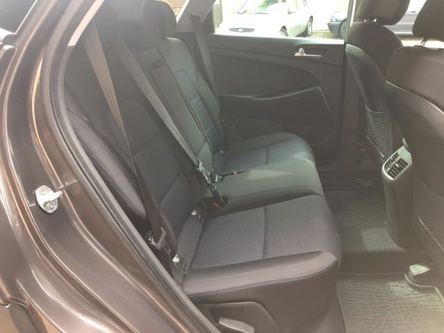 HYUNDAI TUCSON 1.7 CRDI 2 WD 116CH 1ER M