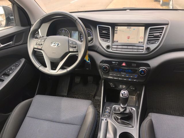 HYUNDAI TUCSON 1.7 CRDI 2 WD 116CH 1ER M