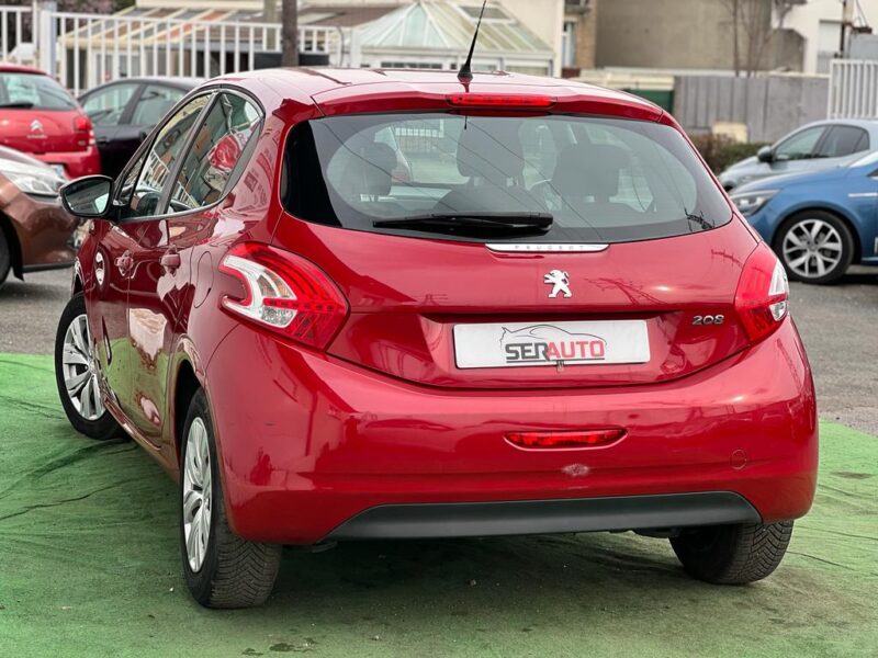PEUGEOT 208 2014
