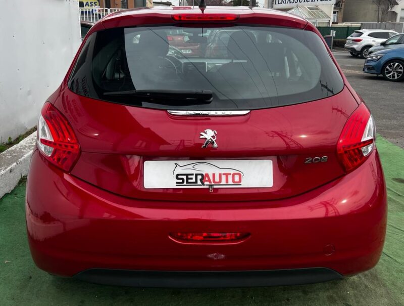 PEUGEOT 208 2014
