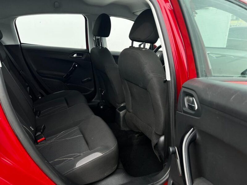 PEUGEOT 208 2014