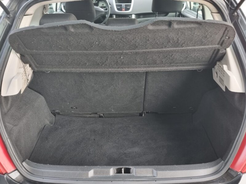 PEUGEOT 2071.6 HDi 110 Sport Pack 