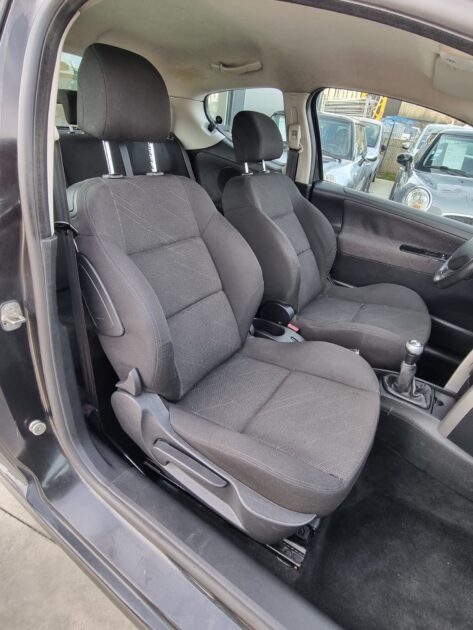 PEUGEOT 2071.6 HDi 110 Sport Pack 