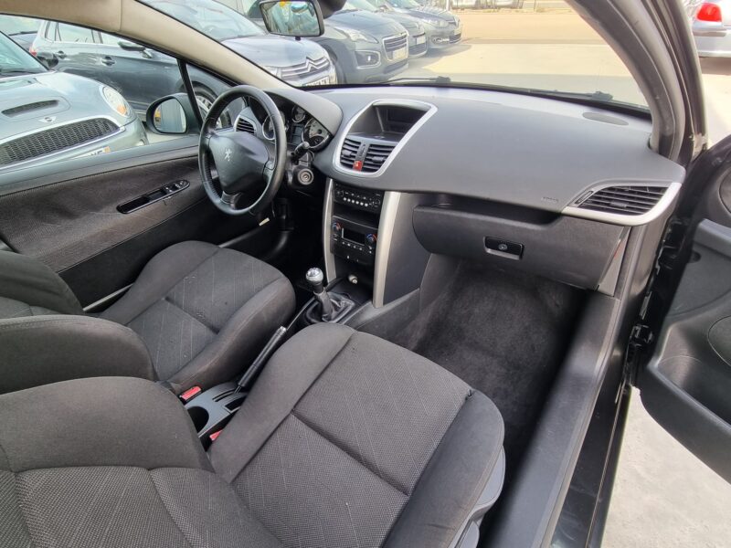 PEUGEOT 2071.6 HDi 110 Sport Pack 