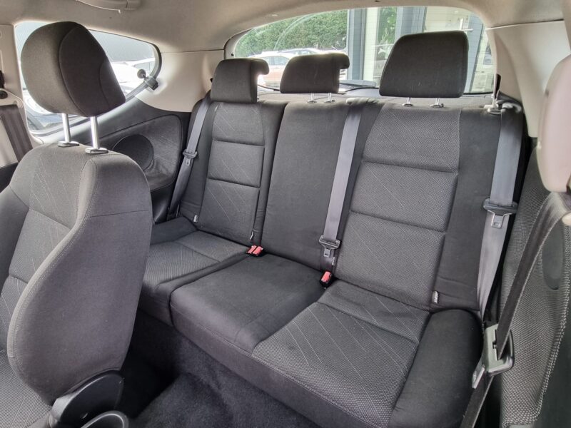 PEUGEOT 2071.6 HDi 110 Sport Pack 