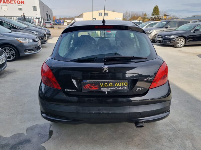 PEUGEOT 2071.6 HDi 110 Sport Pack 