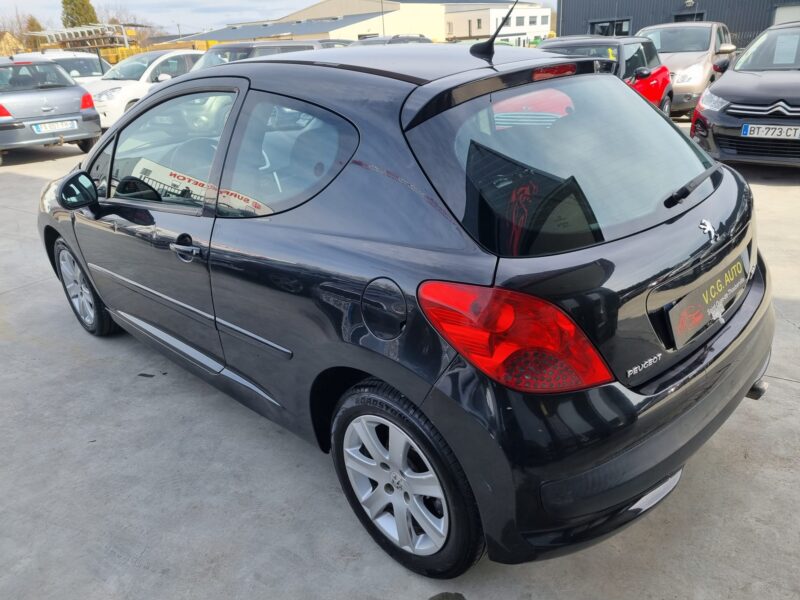 PEUGEOT 2071.6 HDi 110 Sport Pack 