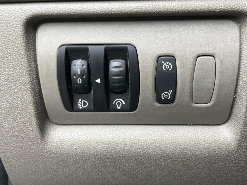 RENAULT CLIO III 1.5 dCI PRIVILEGE 106 cv