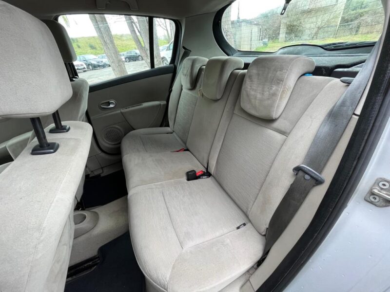 RENAULT CLIO III 1.5 dCI PRIVILEGE 106 cv