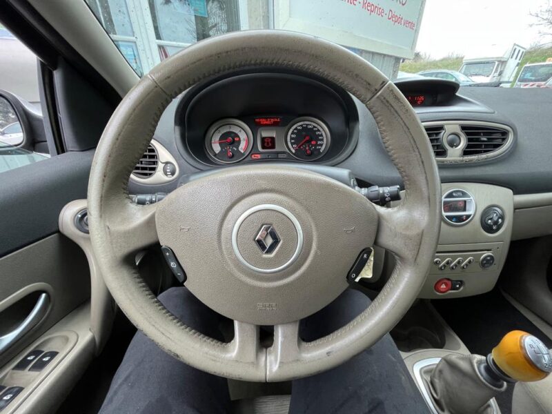 RENAULT CLIO III 1.5 dCI PRIVILEGE 106 cv