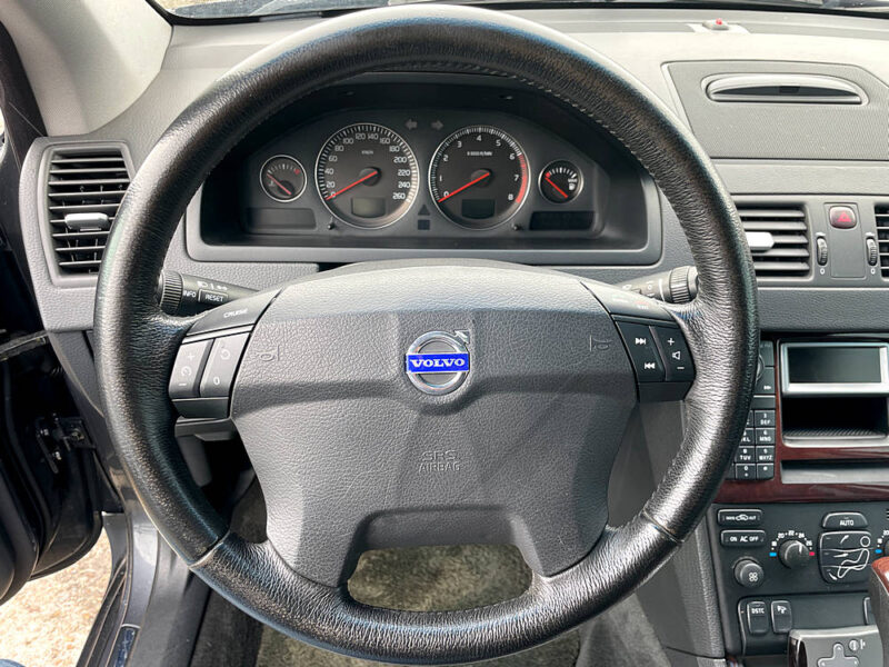 VOLVO XC90 2004