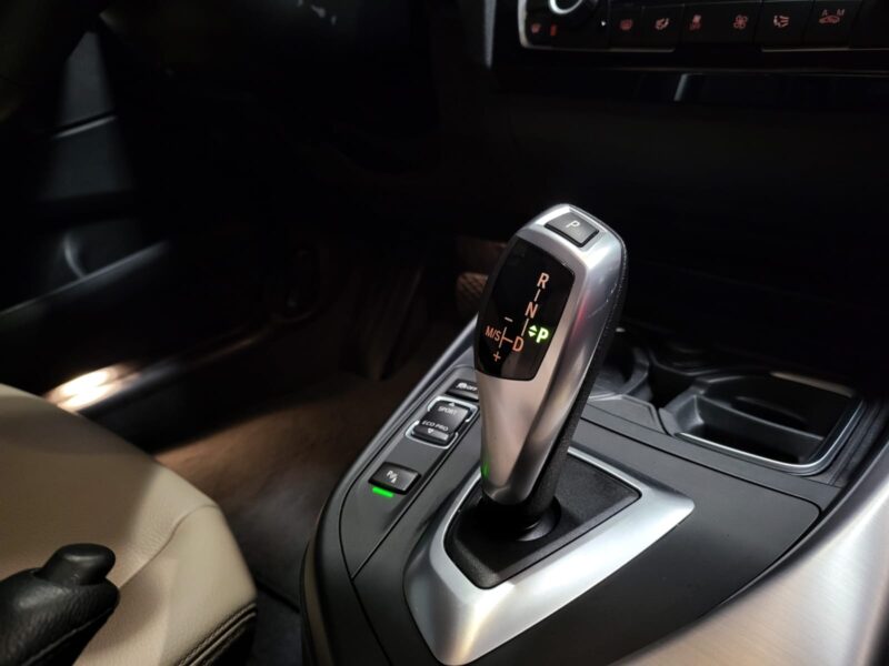 B.M.W. SERIE 1 120i 177cv URBAN CHIC BVA TOIT OUVRANT / 