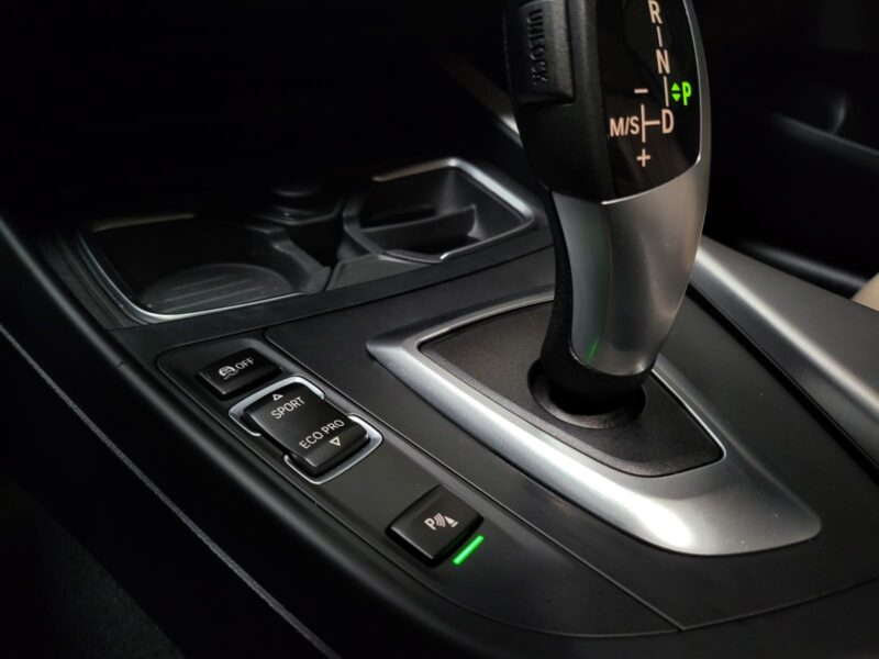 B.M.W. SERIE 1 120i 177cv URBAN CHIC BVA TOIT OUVRANT / 