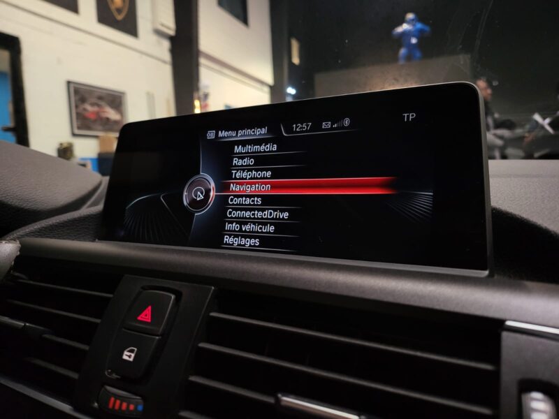 B.M.W. SERIE 1 120i 177cv URBAN CHIC BVA TOIT OUVRANT / 