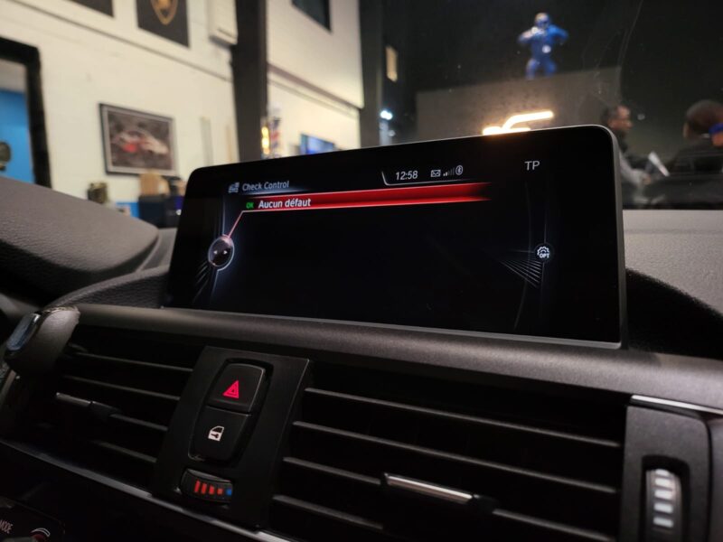 B.M.W. SERIE 1 120i 177cv URBAN CHIC BVA TOIT OUVRANT / 